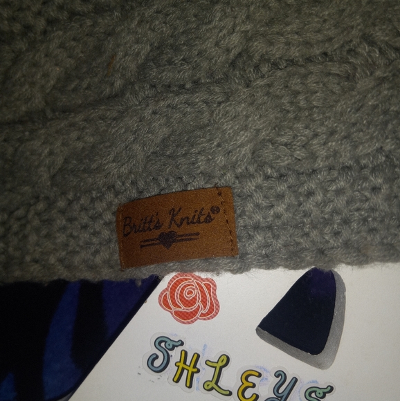 LAST CHANCE SALE ONLY $8 Britts Knitts Gray Fuzzy Ear Warmer - Picture 3 of 4